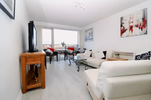 2Bedrooms, 1Bathrooms