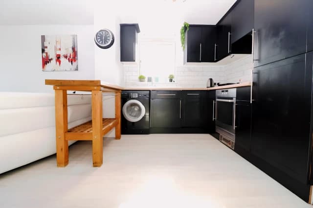 2Bedrooms, 1Bathrooms