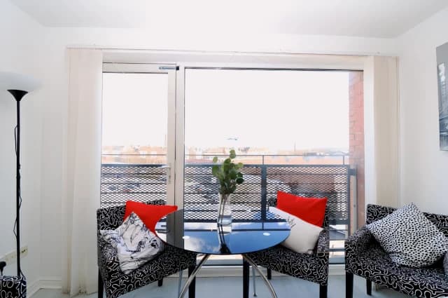 2Bedrooms, 1Bathrooms