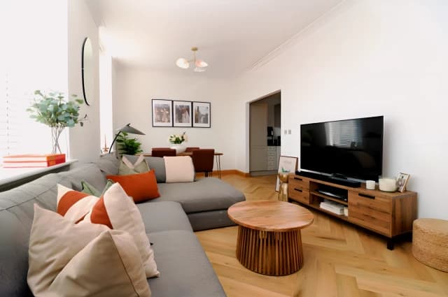 2Bedrooms, 2Bathrooms