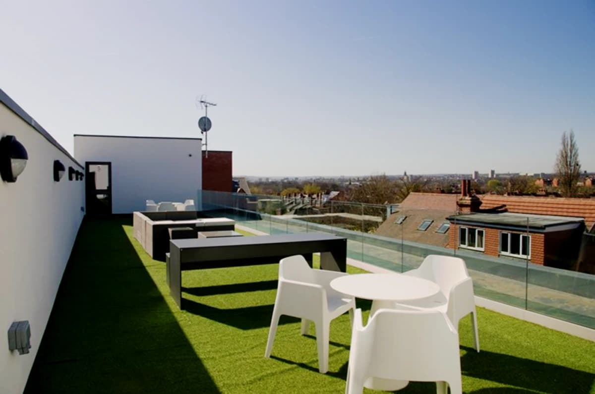 Outdoor Features