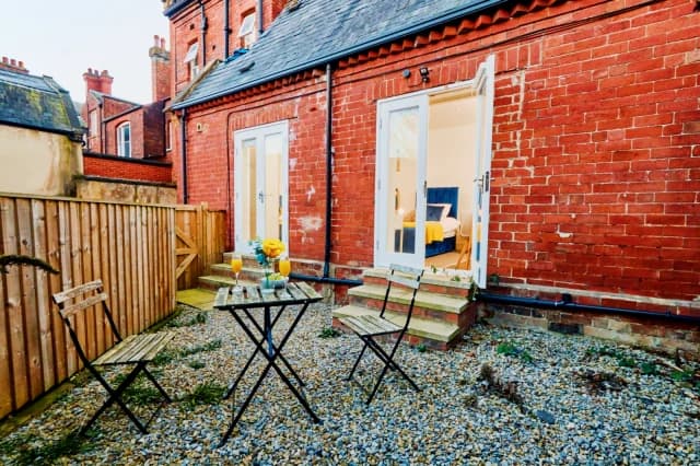 16 Clarendon Road image 5