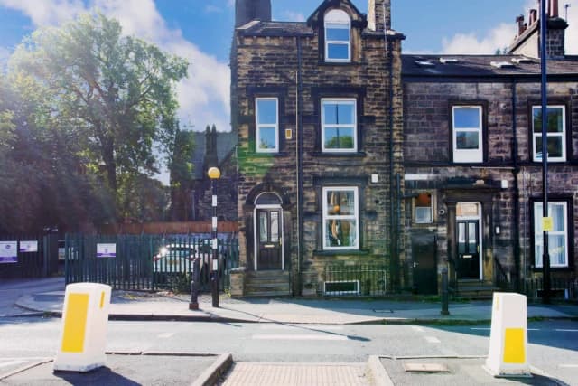 Flat 2, 1 VICTORIA ROAD image 2