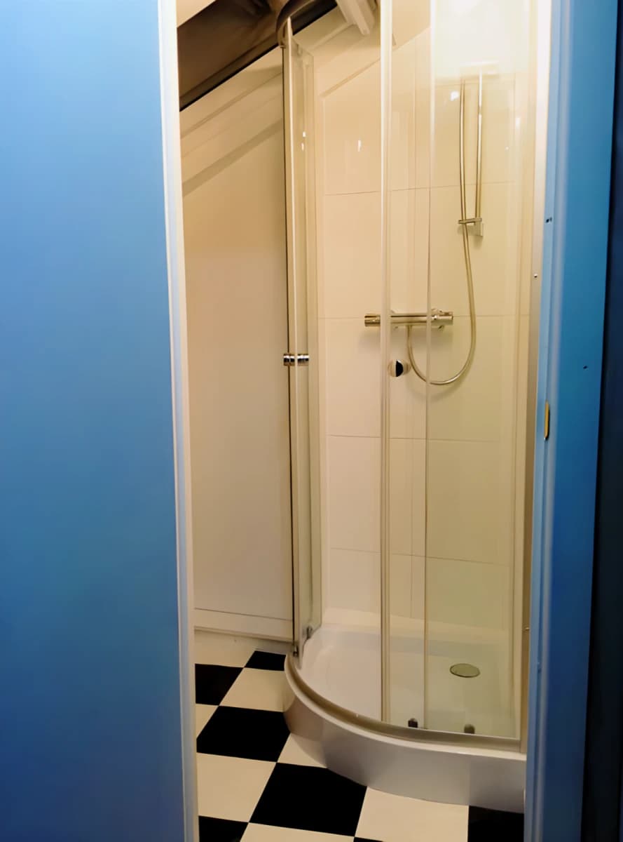 Shared Place·4B2B···31 Kelsall Terrace image