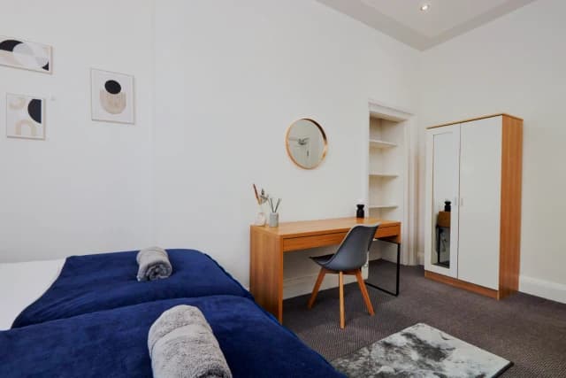 2 Bedroom