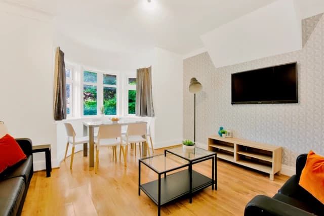 7 Beds 2 Baths