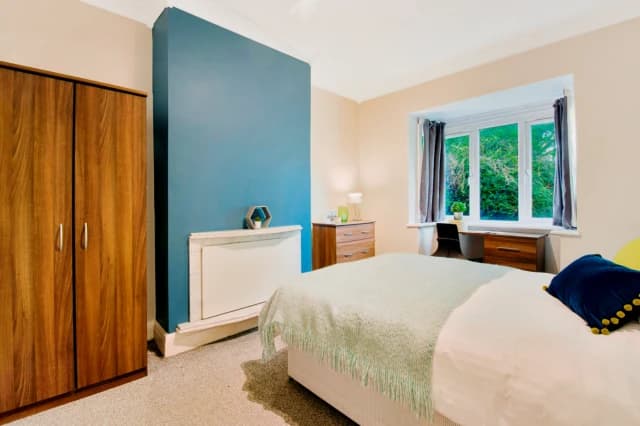 7 Beds 2 Baths