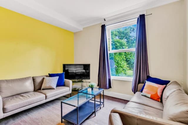 6 Beds 2 Baths