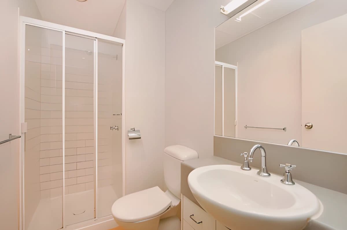 Student Living - 570 Swanston image