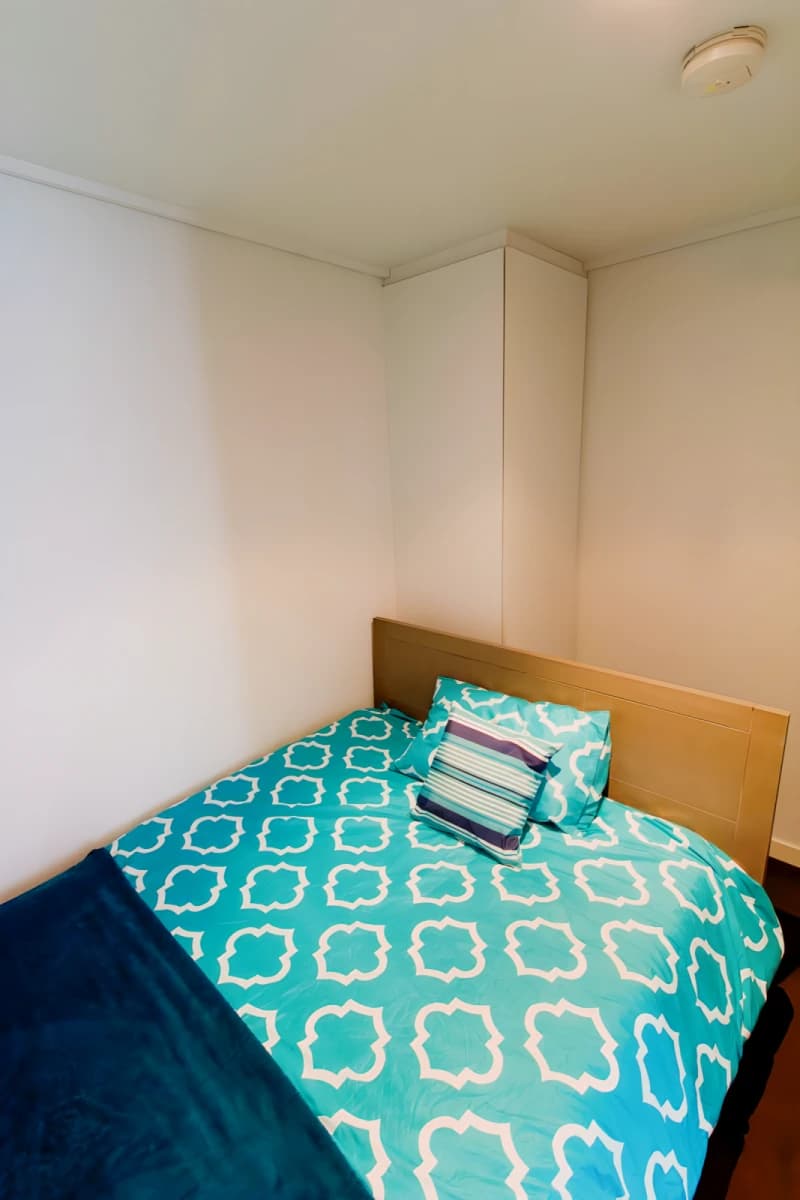 593 Elizabeth Street image 3