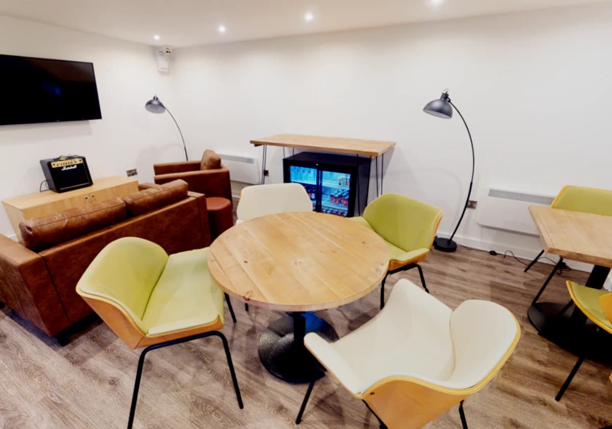 iQ Great Newton House image