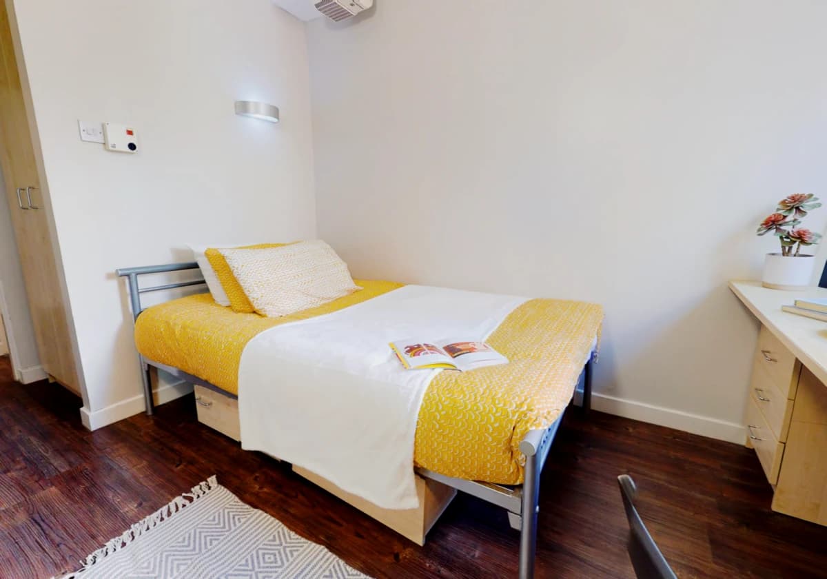 iQ Great Newton House image