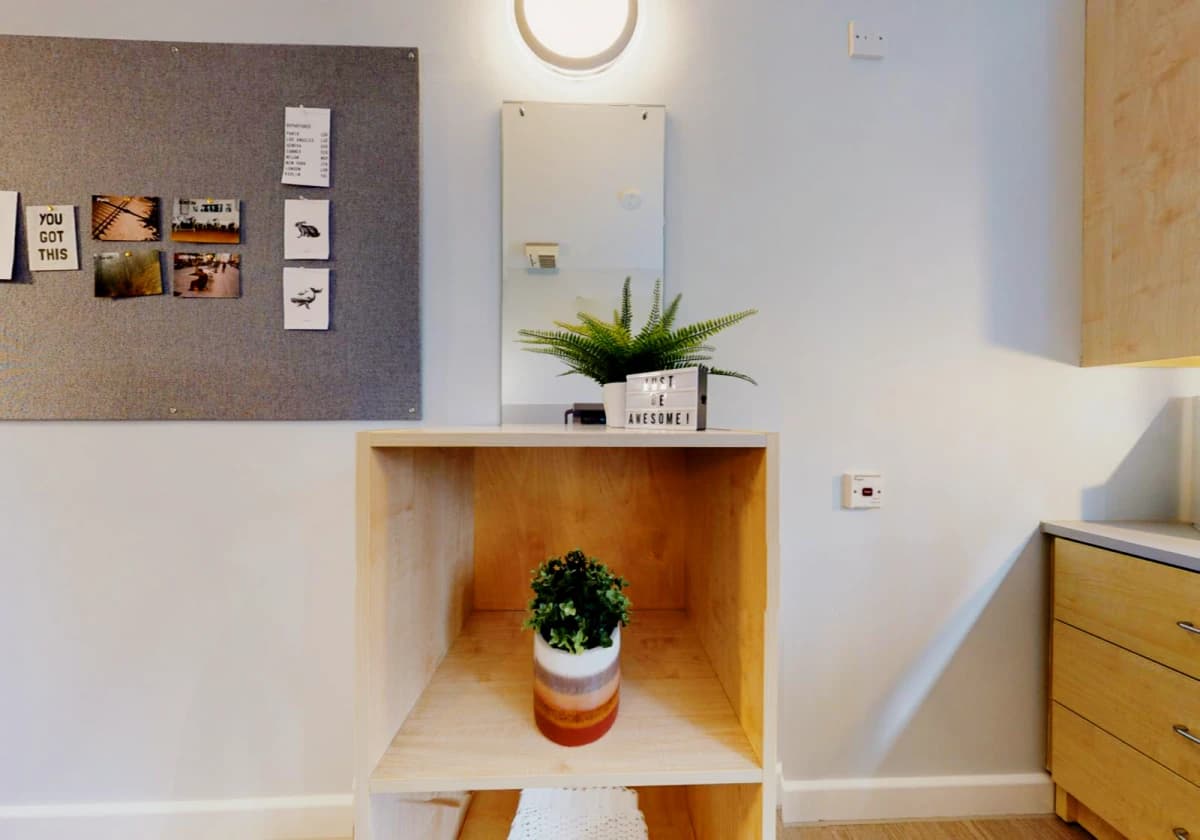 iQ Great Newton House image