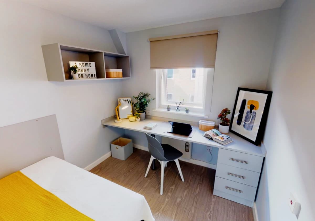 iQ Great Newton House image