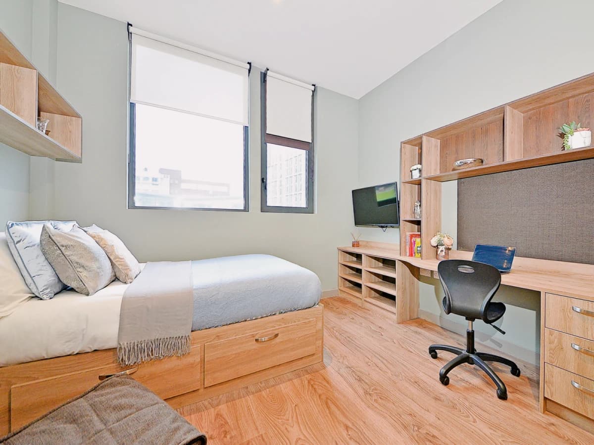 Fontenoy Apartments image