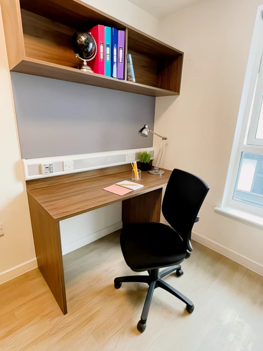 Deluxe Studio