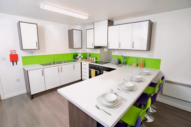 Large En-suite