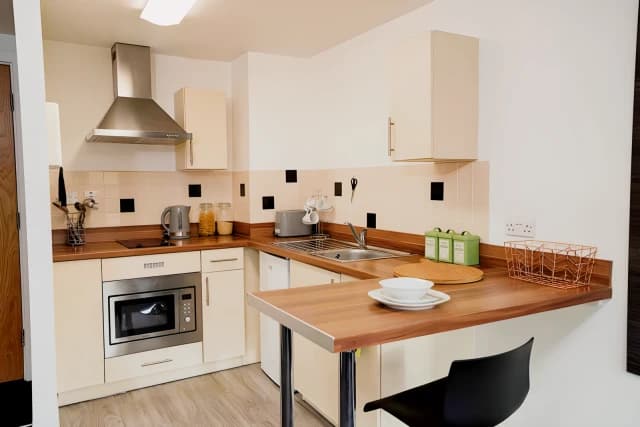 Large En-suite