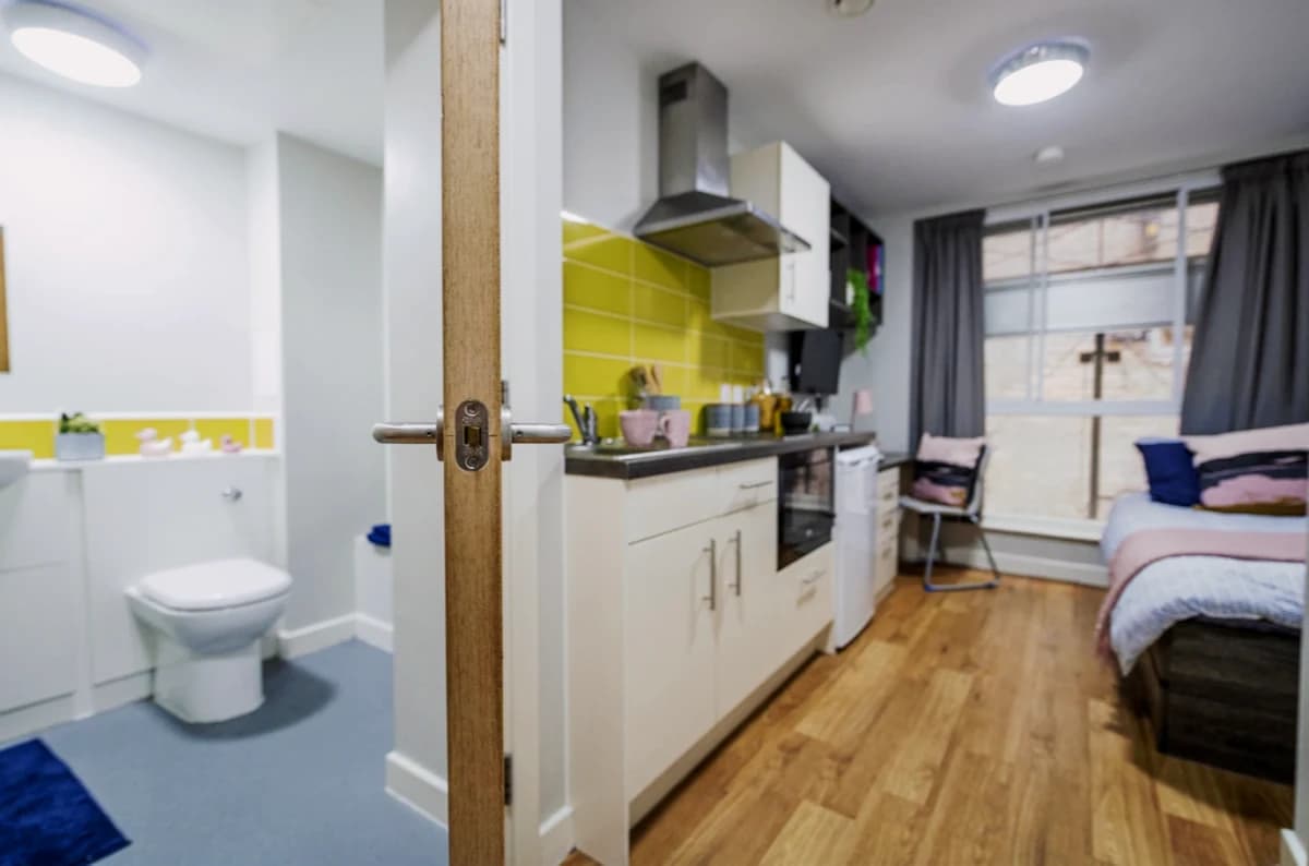 Stanley Court image