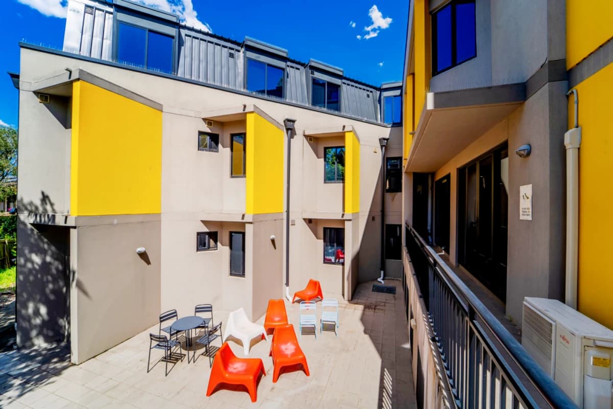 Dayman  Apartments image 2