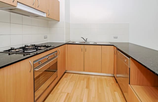 209 Harris Street image 5