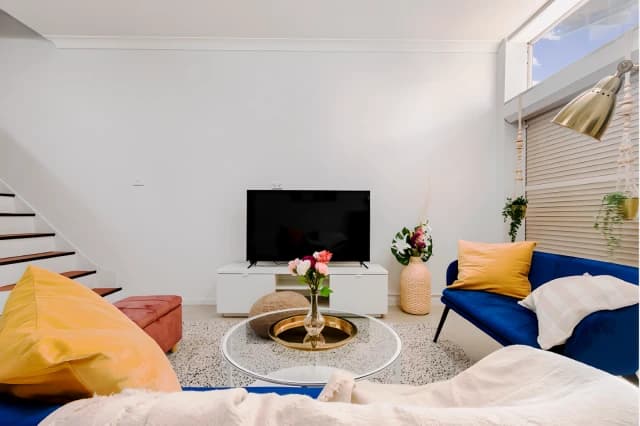 483 Harris image 4