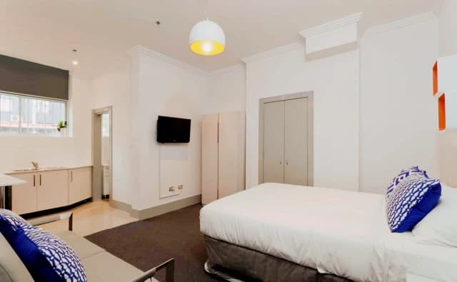 residence near Flinders Street image 5