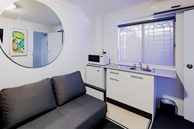 residence near Chalmers Street image