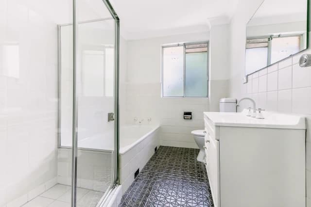 2Bedrooms, 1Bathrooms