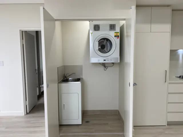 1Bedrooms, 1Bathrooms