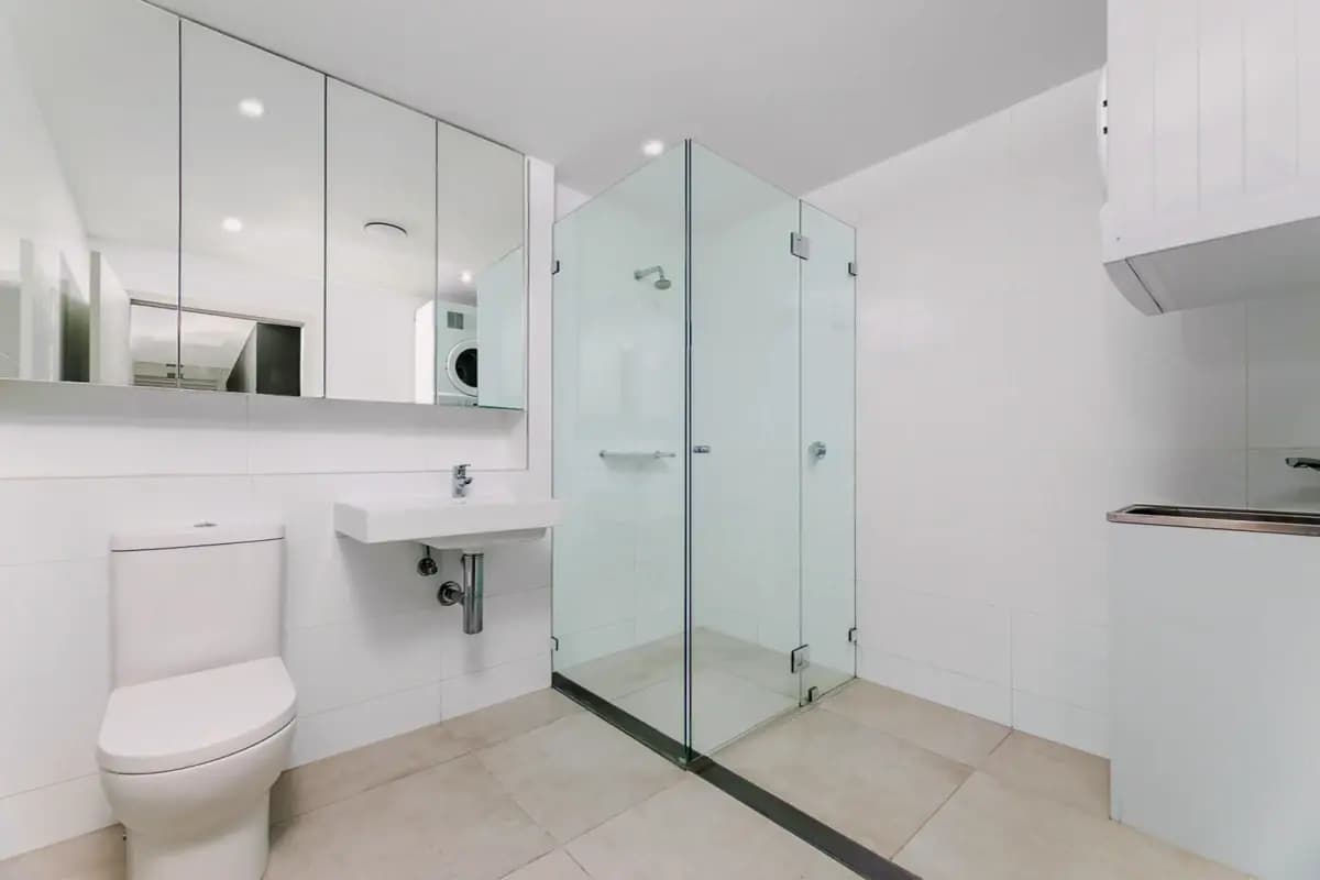 2Bedrooms, 1Bathrooms