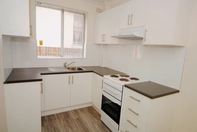 2Bedrooms, 1Bathrooms