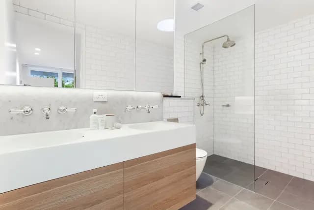 2Bedrooms, 2Bathrooms