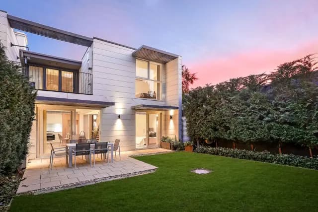 2Bedrooms, 2Bathrooms