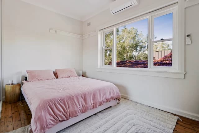 2Bedrooms, 1Bathrooms