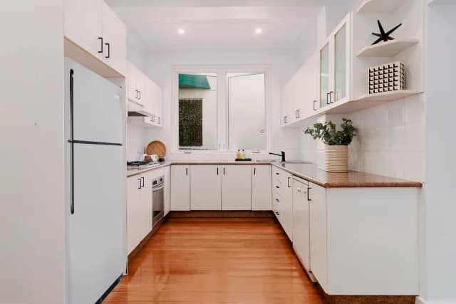 4Bedrooms, 2Bathrooms