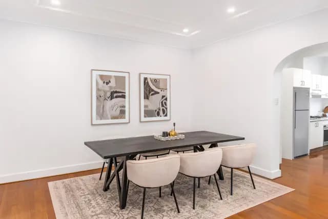 4Bedrooms, 2Bathrooms