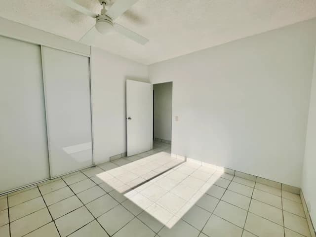 2Bedrooms, 1Bathrooms
