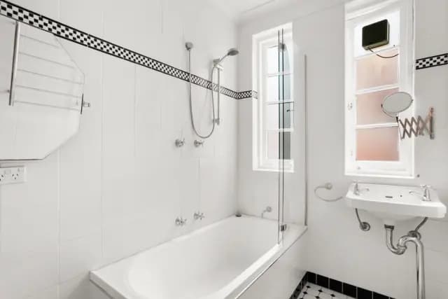 2Bedrooms, 1Bathrooms