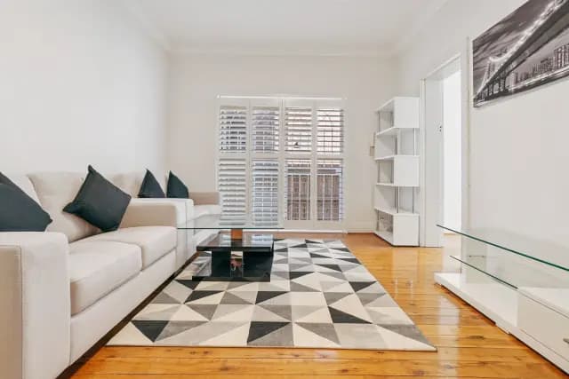 2Bedrooms, 1Bathrooms
