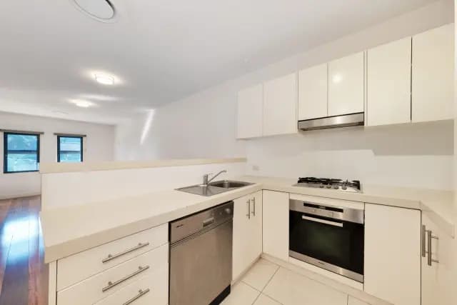 1Bedrooms, 1Bathrooms