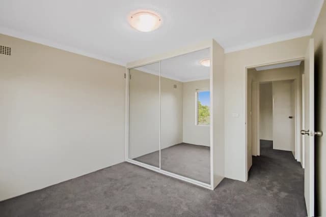 2Bedrooms, 1Bathrooms