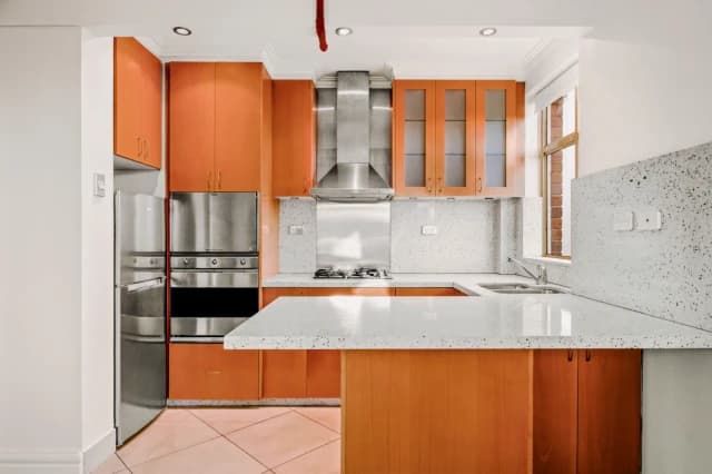 2Bedrooms, 1Bathrooms