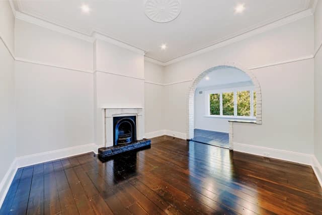 2Bedrooms, 1Bathrooms