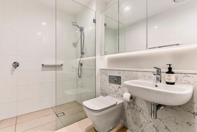 2Bedrooms, 2Bathrooms
