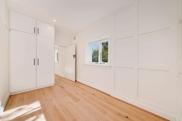 2Bedrooms, 1Bathrooms
