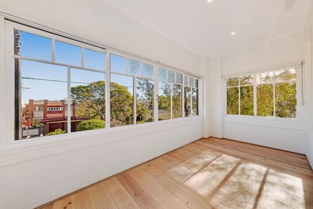2Bedrooms, 1Bathrooms