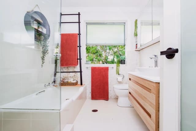 3Bedrooms, 1Bathrooms