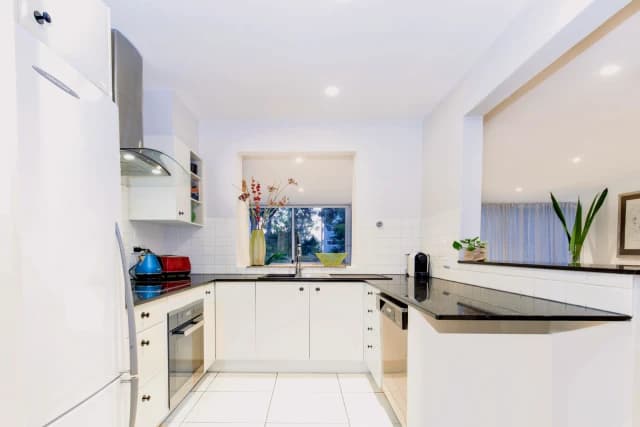 3Bedrooms, 1Bathrooms