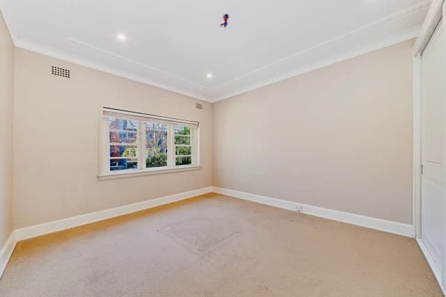 2Bedrooms, 1Bathrooms